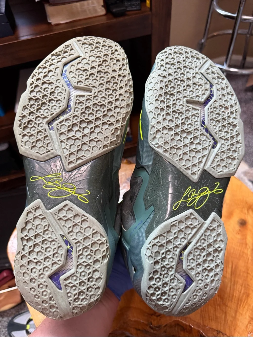 Nike LeBron 11 Dunkman Men 13 Women 14.5 Mica Green Volt 616175-300